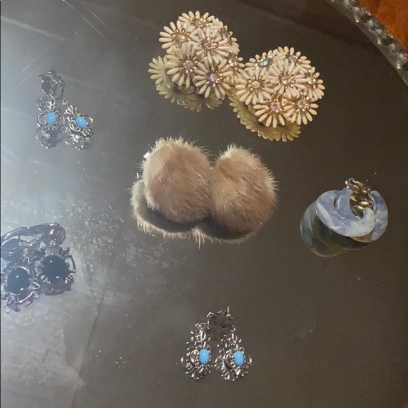 Vintage Clip On Earrings! - Picture 2 of 7